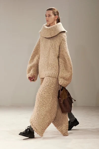 Look 1